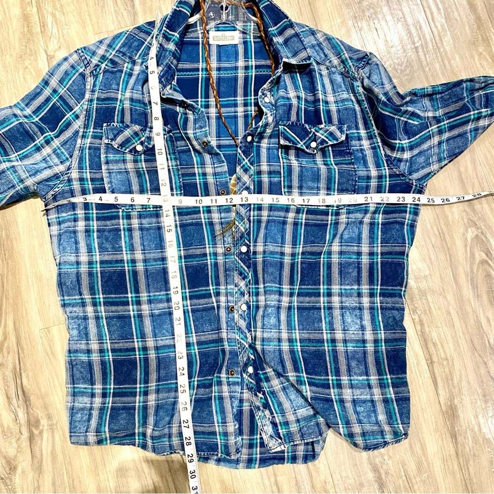 Upcycled Native wildlife back detailing plaid boho shirt w western country vibe - Picture 11 of 12